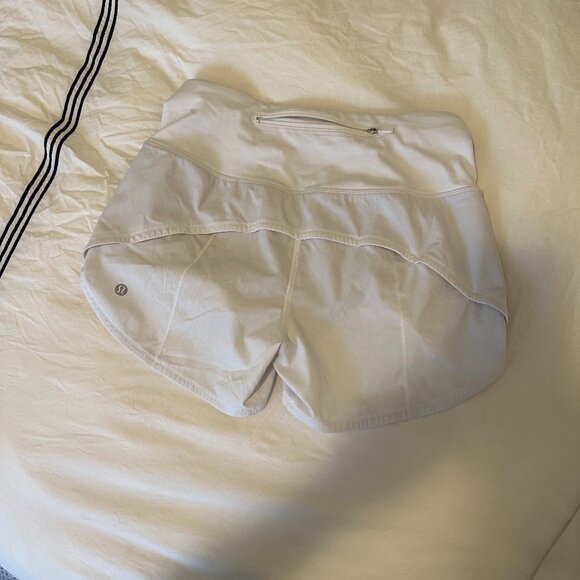 lululemon Speed Up High-Rise Lined Short 4", size 4 in white - Picture 4 of 6